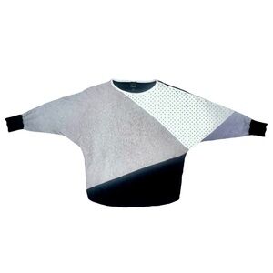 AAEDA stylish studded sweater - subtle avant garde design colorblock pattern